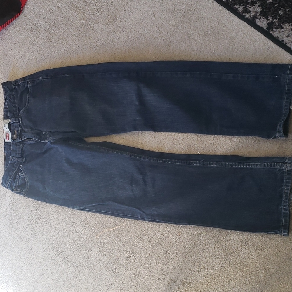 Levi, 14 reg, w 27 l 27